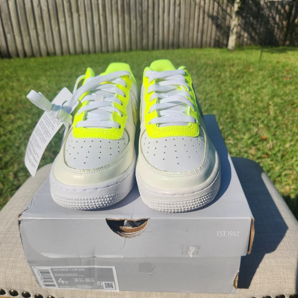 Nike Air Force 1 Low LV8 GS White Volt White DV1680 100 kids size 4y